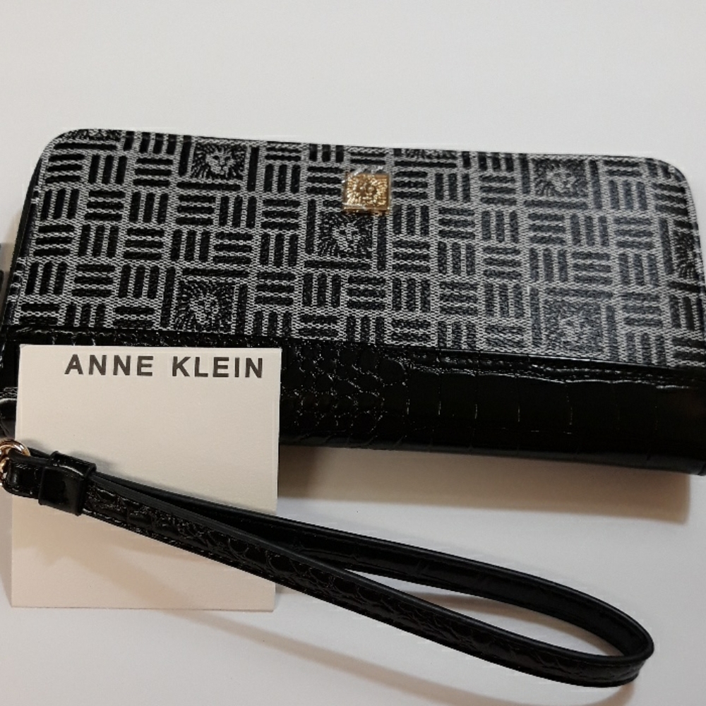 Anne Klein wristlet wallet NWT